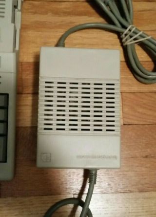Commodore Amiga A500 w/ rf adapter,  power supply,  mouse,  & cords - - 500 4