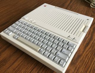 Apple 2C Computer A2S4100 IIc with Power Supply & 4X ROM //C 2