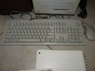 Macintosh Apple SE FDHD with bag,  keyboard and mouse. 5