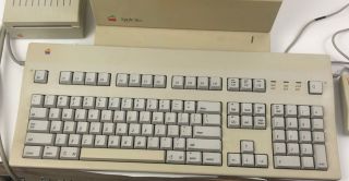 Vintage Apple IIGS Computer Color Rgb Monitor Keyboard Bus Mouse 3