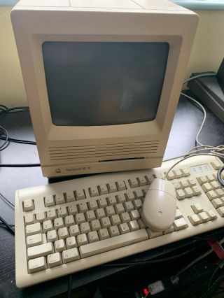 Apple Macintosh SE/30 Model: M5119 w Keyboard & Mouse 6