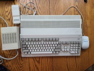 Commodore Amiga A500 W/ Modulator And Power Supply -