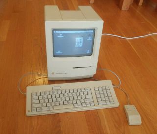 Jan 1991 Apple Macintosh Classic M0420 - Well,  Includes Keyboard,  Mouse