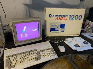 Commodore 1084S Computer Monitor for C64/Amiga & Atari 2