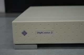 Sun Microsystems SPARCstation 2 w/ 2x Seagate ST1480N 940002 - 068 & 3.  5 