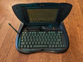 Apple Newton eMate 300 with box and accessories Laptop UMPC PDA 5