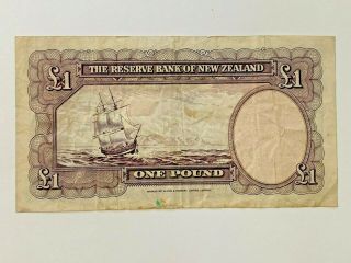 1956 - 67 Zealand One Pound Note Bank of Zealand 079 364361 Fleming 2