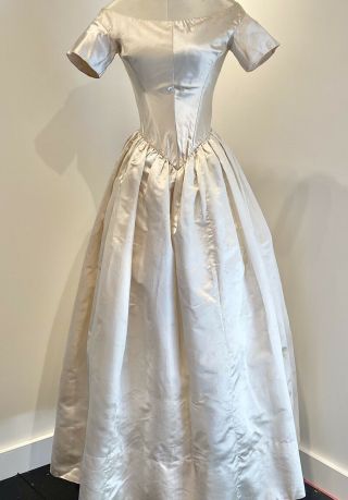 1840 Luminous Angelic Cream Silk Satin Wedding Gown Deep Gothic Front Point
