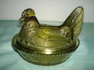 Vintage Unique Green Glass Hen On Nest Basket Split Tail Head Turned 5 1/2 "