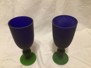 Set Of 2 Vintage Mid Century Cobalt Blue And Green Frosted Wine Glasses Goblets