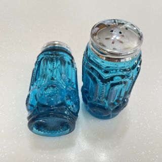 VTG.  LE SMITH MOON AND STAR COLONIAL BLUE SALT AND PEPPER SHAKERS APPROX 4 