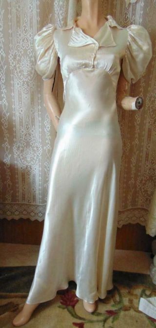 Simple Yet Elegant 1930s Puff Sleeve Ivory Satin Wedding Gown 26 W