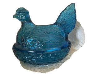 Vintage L.  E.  Smith Glass Blue Hen On Nest W Baby Chicks 6 " W/ Sticker