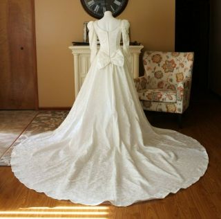 Silk Textured Ivory Long Sleeve Wedding Gown/dress With Long Train Size 10