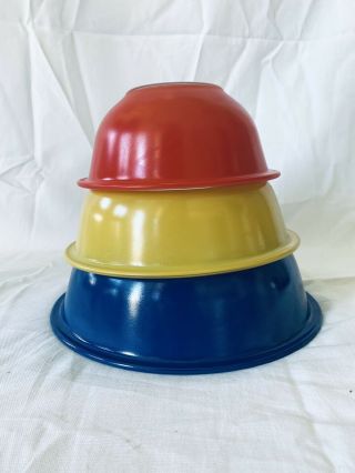 Vtg.  Pyrex Corning Retro Primary Colors Nesting Bowls Clear Bottoms Set Of 3