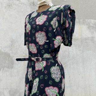Vintage 1940s Pink & Green Leaf Print Rayon Dress Psychedelic With Belt Black