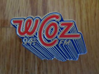 Vintage 80s Wcoz 94.  5 Fm Radio Station 2.  25 " Plastic Pin Back Button Rock N Roll