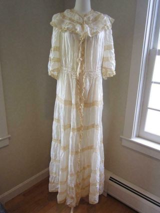 Antique Victorian/edwardian Era Ecru Silk/lace Tiered Dressing Gown