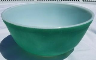 Vintage Pyrex Glass 2.  5 - Quart Primary Green 403 Nesting Mixing Bowl.  Usa.
