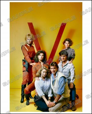 " V " The Visitors 8x10 Photo S05 Jane Badler / Marc Singer / Faye Grant & Cast