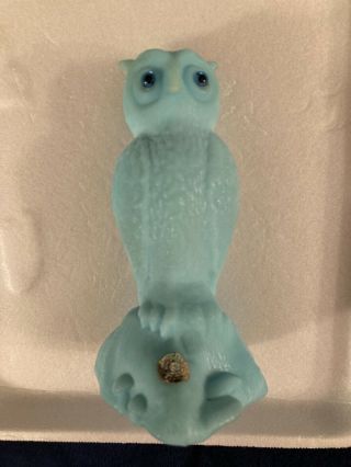 Vtg Westmoreland Blue Milk Glass Owl On Stump 5 1/2” Tall