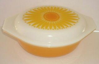 Vintage Pyrex 043 1.  5 Qt.  Oval Orange Daisy/sunflower Casserole Dish & Lid