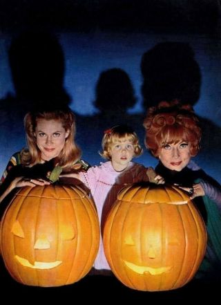 Bewitched Halloween Photo 8 X 10 Color Elizabeth Montgomery,  Agnes Moorehead