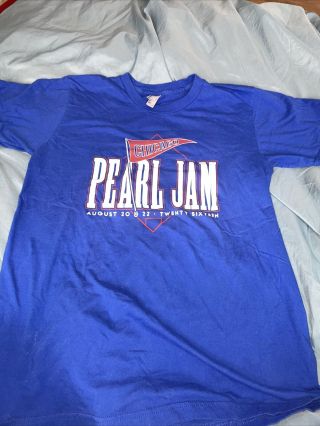 Pearl Jam T Shirt 2016 Wrigley Field Chicago August 20th And 22nd - Size Medium