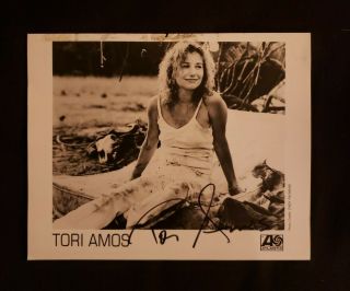 Tori Amos Signed Autographed Promo Picture Photo B,  W 8x10 Beauty