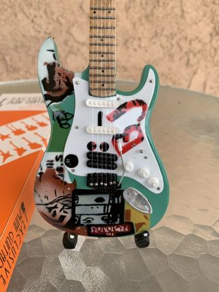 Billie Joe Armstrong / Green Day - Exclusive Mini Guitars / 1:4 Scale