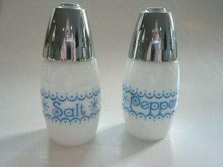 Vintage Gemco Pyrex Snowflake Blue Garland Milk Glass Salt & Pepper Shakers