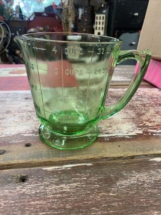Vintage Green Depression Uranium Glass 1 Quart 4 Cup Footed Measuring Cup