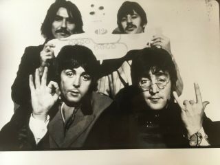 Beatles - Yellow Submarine Vintage London Features - 10 X 8 Ins - Vgc