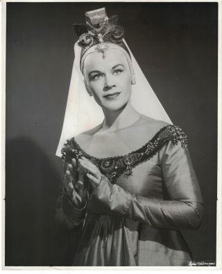 Helen Vanni As Inez Metropolitan Opera Photo By Louis Melancon