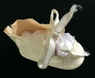 Vintage Terri Lee Oilcloth Doll Shoe (Single) Off - White Doll Tie Shoe 2.  5 