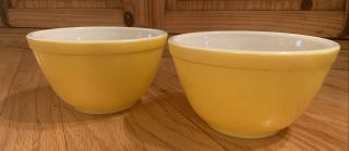 Vintage Pyrex Yellow Small Bowls 401 1 1/2 Pint Nesting Mixing Bowls Set Of 2