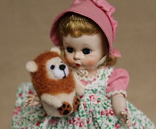 Madame Alex - Kins 1953 Blonde Doll Tagged Outfit Beauty W/ Pet Lion