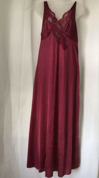 Vtg Vanity Fair Burgundy All Nylon Nightgown Negligee Gown Lace Size 38