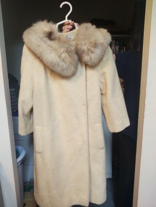 Lily Ann Coat Paris San Francisco Wool Camel Color With Fur Collar Vintage 60 