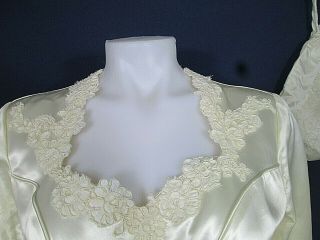 Vintage Satin Ivory Long Sleeve Wedding Gown With Train Size M