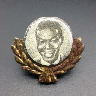 Nat King Cole American Singer Jass Pianist And Actor Vintage Tin Pin Badge