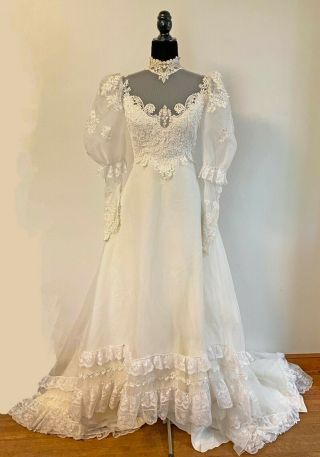 Vintage Princess Cut Wedding Dress Gown Lace Faux Pearls Floral Lace & Petticoat