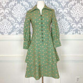 1970s Vintage Green And Gold Long Sleeved Dress Size Small