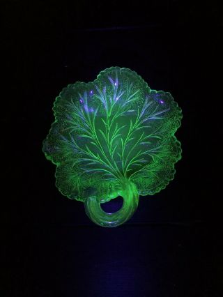 Vintage Uranium Depression Green Glass Lettuce Cabbage Leaf Plate Dish Vaseline