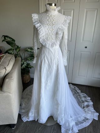 Vintage 70s White Sheer Victorian Lace Wedding Gown Dress Size 0