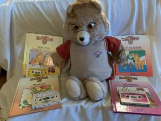 Vtg 1985 Teddy Ruxpin Worlds Of Wonder Bear W/ 4 Books & 3 Cassete Tapes