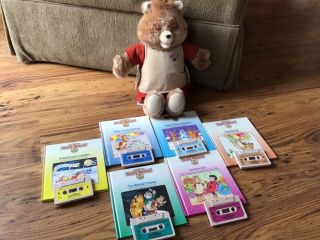 Vintage 1980s Toy Teddy Ruxpin World Of Wonder Talking Bear With 6 Books & Tapes
