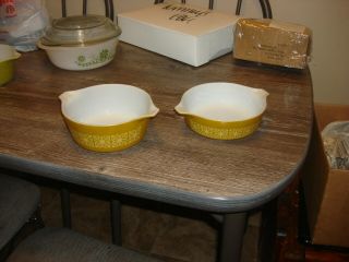 2 Vtg Pyrex Square Flower Dishes 471 (1 Pint) And 472 (1 And A Half Pint)