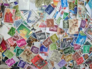1 Kg (1 Kilo) Great Britain Off Paper Stamps Kiloware Mixture