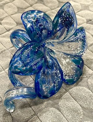 Murano Art Glass Hand Blown Blue Flower Swirl Stem.  Six Petals.  Label.